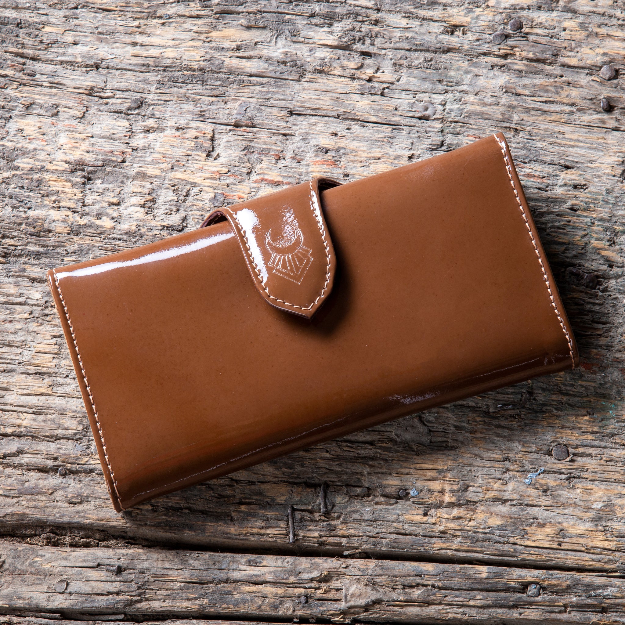 Tribal genuine leather purse (Caramel)